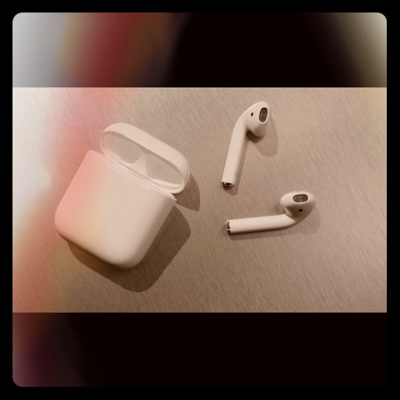 Bluetooth ear phones - Picture 1 of 1